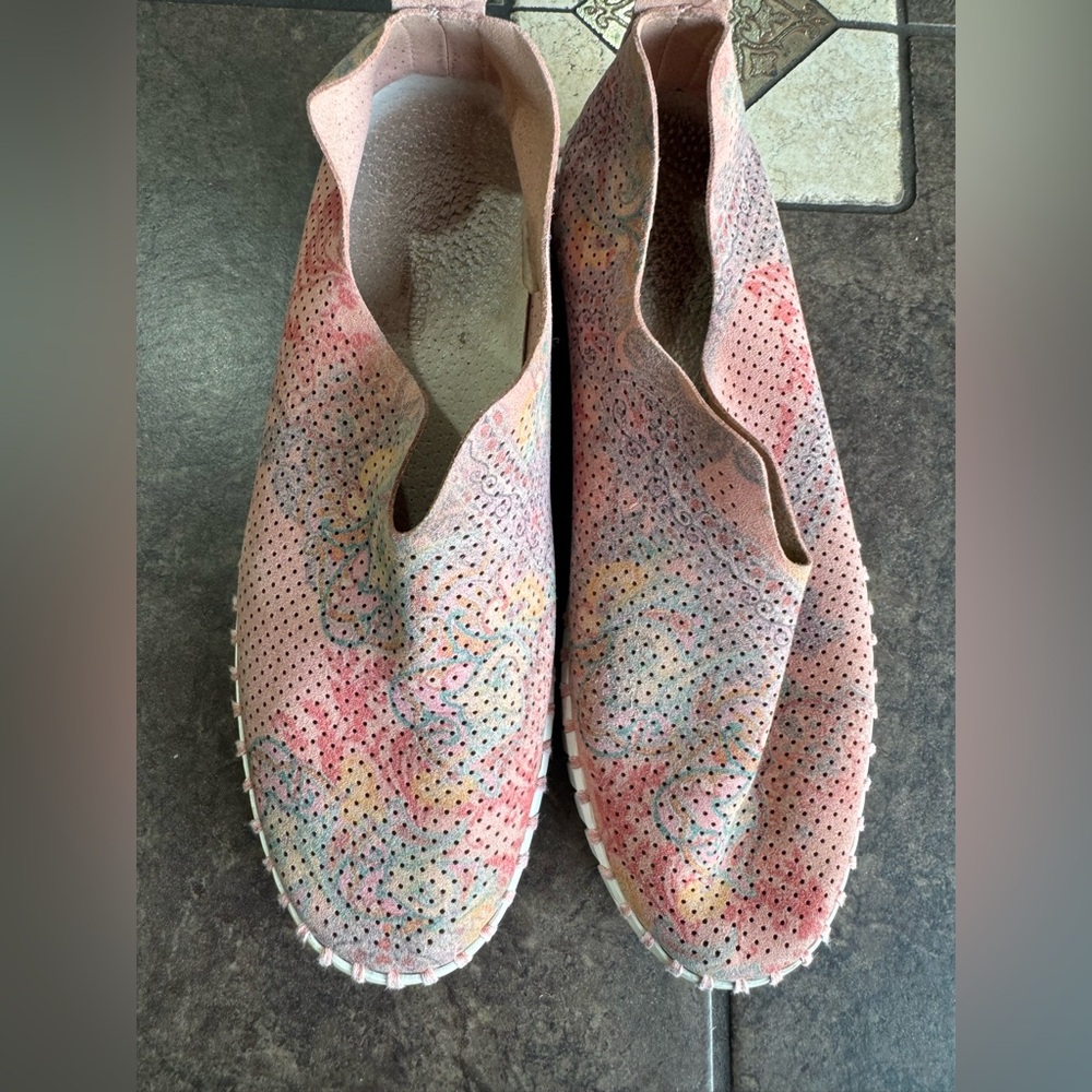 Women's Perforated Slip-On Loafers - Pink Multicolor